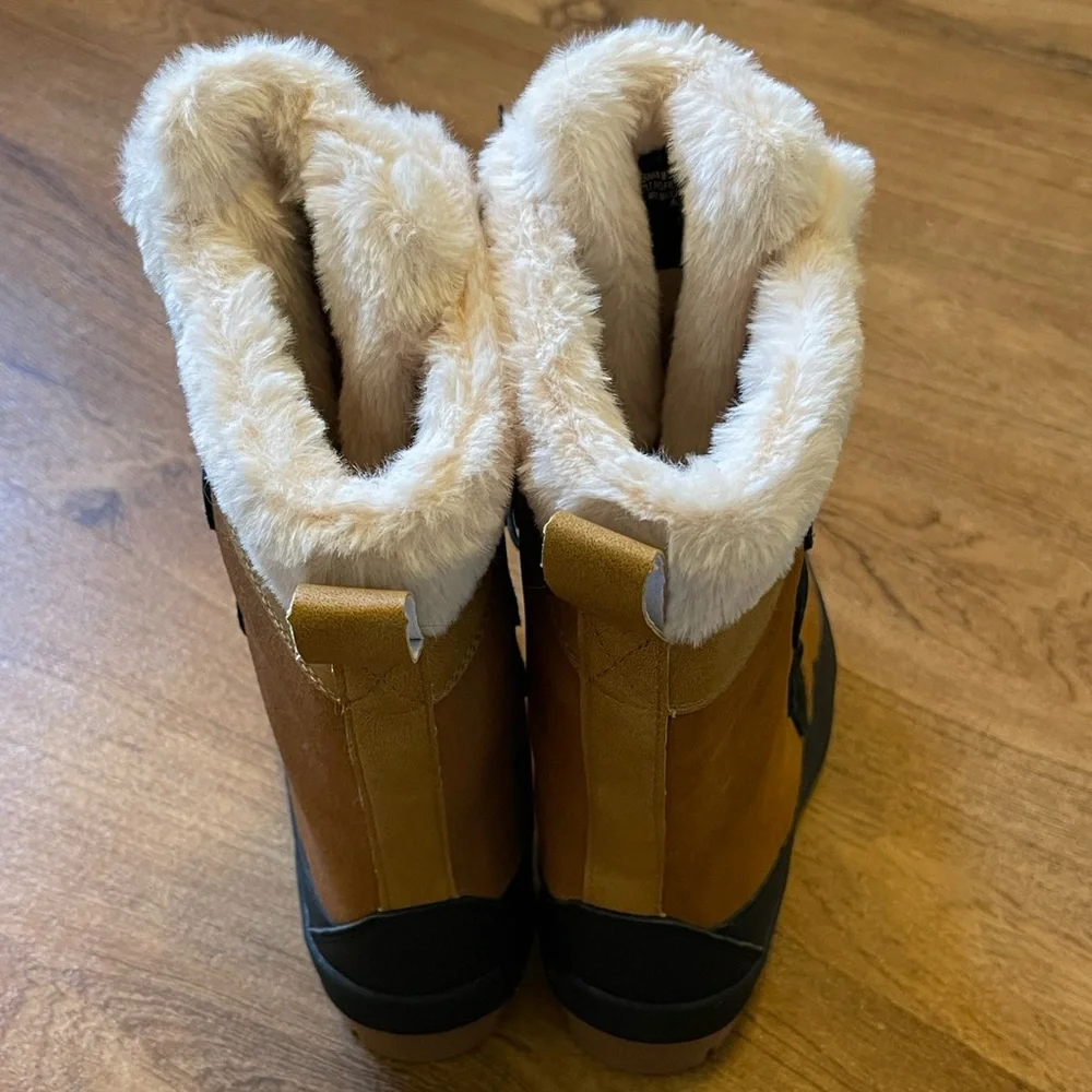 All In Motion Girls Winter Boots Size 13 - Picture 3 of 5